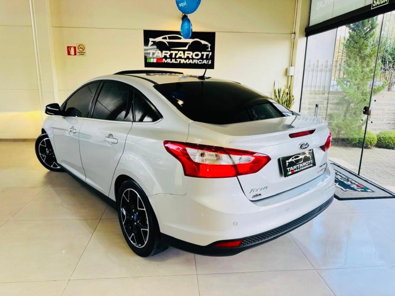FOCUS 2.0 TITANIUM PLUS FASTBACK 16V FLEX 4P AUTOMÁTICO - 2014 - CAXIAS DO SUL