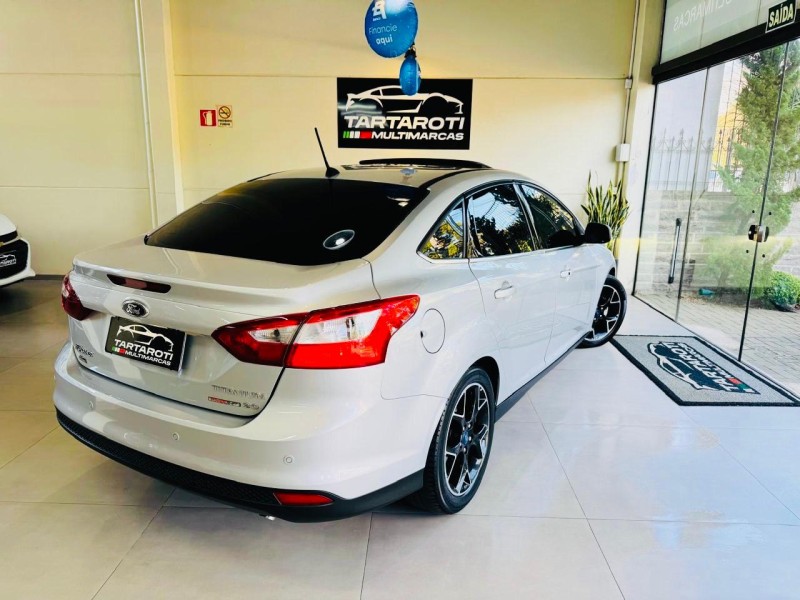 FOCUS 2.0 TITANIUM PLUS FASTBACK 16V FLEX 4P AUTOMÁTICO - 2014 - CAXIAS DO SUL