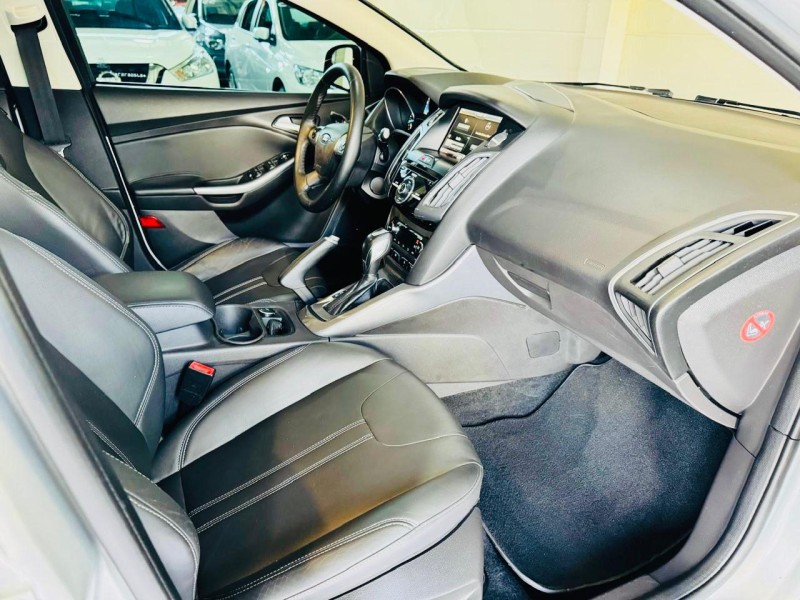 FOCUS 2.0 TITANIUM PLUS FASTBACK 16V FLEX 4P AUTOMÁTICO - 2014 - CAXIAS DO SUL