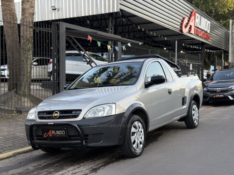 MONTANA 1.8 MPFI CONQUEST CS 8V FLEX 2P MANUAL - 2004 - PAROBé