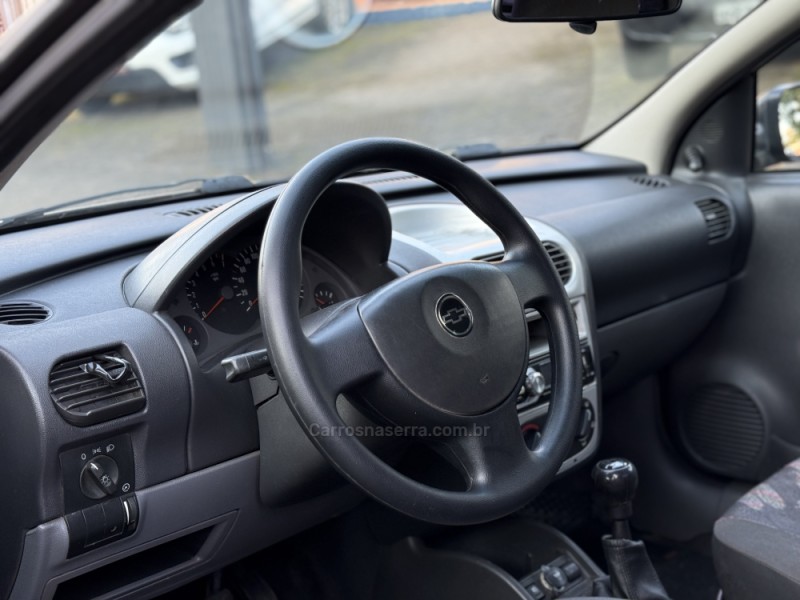 MONTANA 1.8 MPFI CONQUEST CS 8V FLEX 2P MANUAL - 2004 - PAROBé
