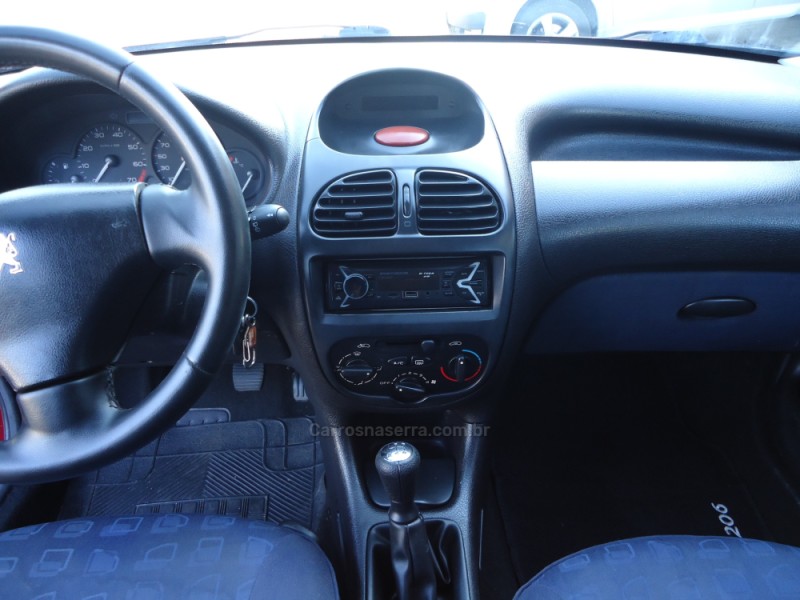206 1.0 SOLEIL 16V GASOLINA 4P MANUAL - 2004 - SANTA CLARA DO SUL