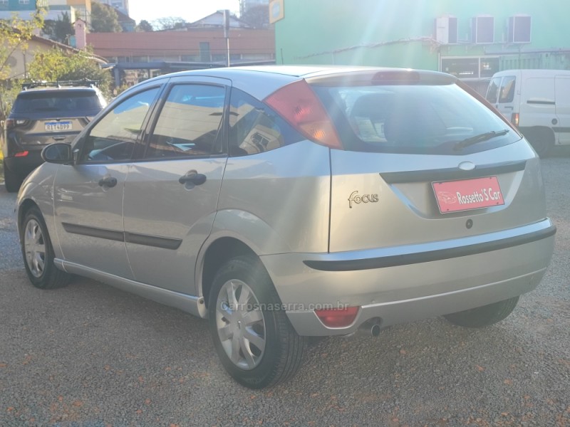 FOCUS 1.6 GL 8V FLEX 4P MANUAL - 2004 - FARROUPILHA