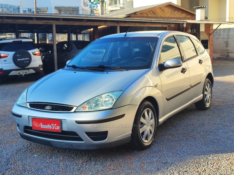 FOCUS 1.6 GL 8V FLEX 4P MANUAL - 2004 - FARROUPILHA