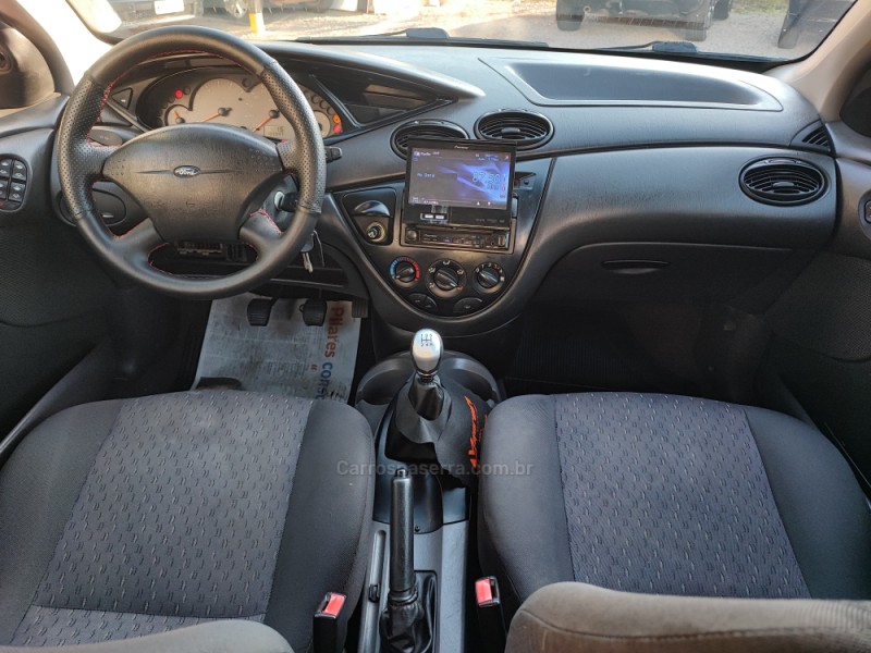 FOCUS 1.6 GL 8V FLEX 4P MANUAL - 2004 - FARROUPILHA