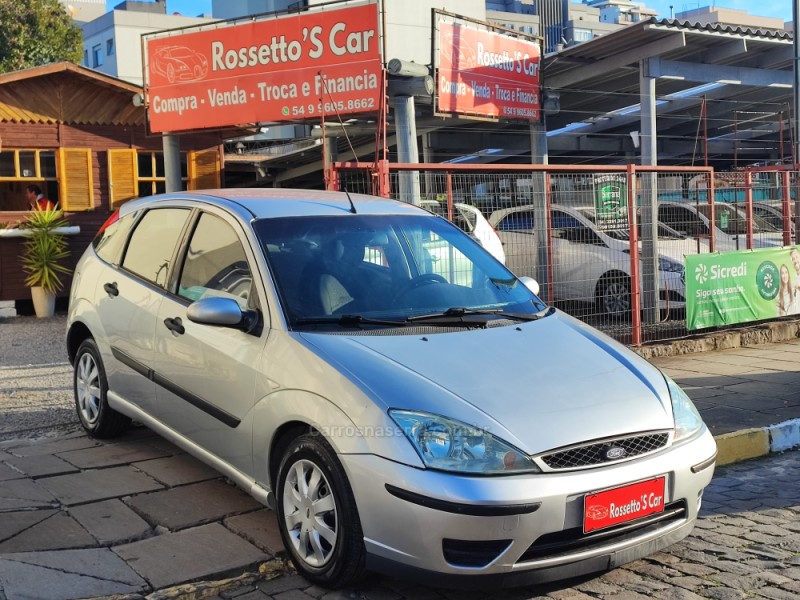 FOCUS 1.6 GL 8V FLEX 4P MANUAL - 2004 - FARROUPILHA