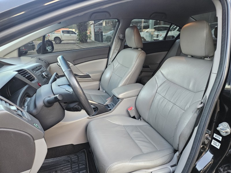 CIVIC 1.8 LXS 16V FLEX 4P AUTOMÁTICO - 2014 - BOM PRINCíPIO
