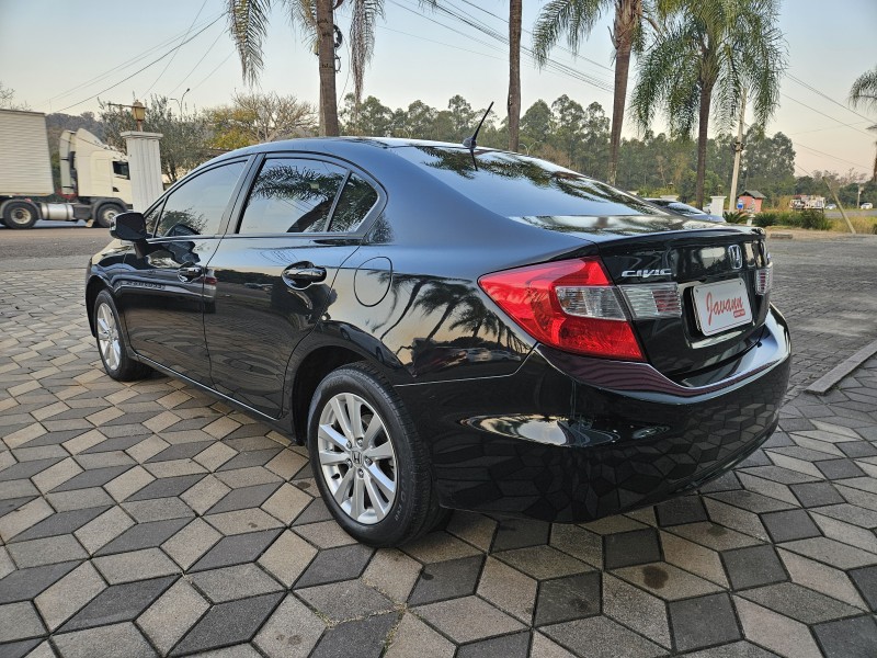 CIVIC 1.8 LXS 16V FLEX 4P AUTOMÁTICO - 2014 - BOM PRINCíPIO