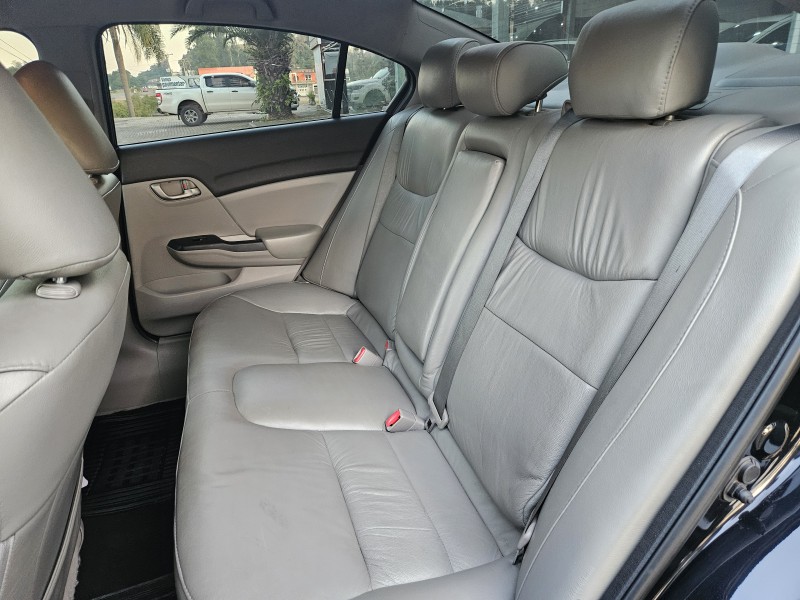 CIVIC 1.8 LXS 16V FLEX 4P AUTOMÁTICO - 2014 - BOM PRINCíPIO