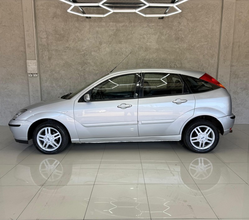 FOCUS 1.6 SE 16V FLEX 4P MANUAL - 2005 - CAXIAS DO SUL