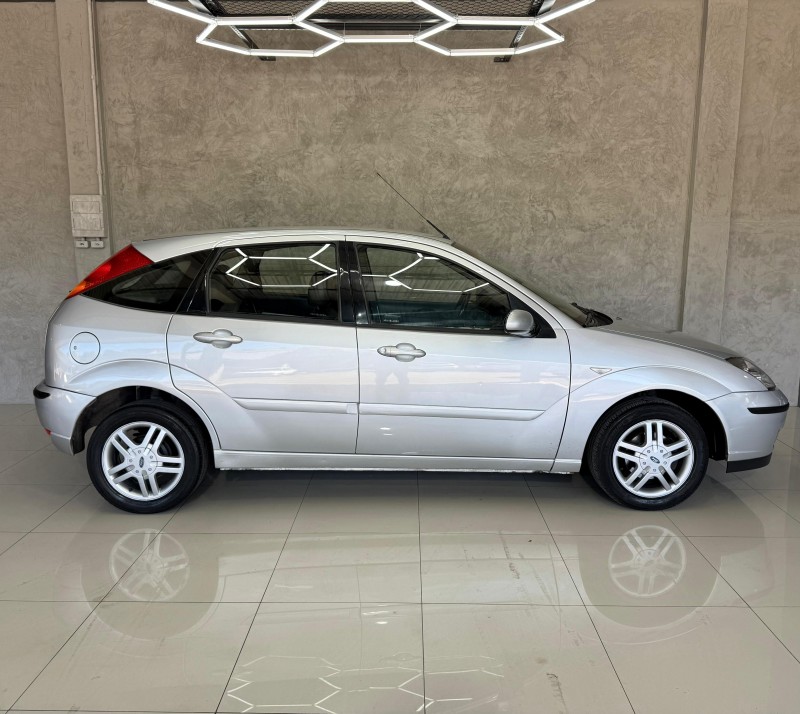 FOCUS 1.6 SE 16V FLEX 4P MANUAL - 2005 - CAXIAS DO SUL