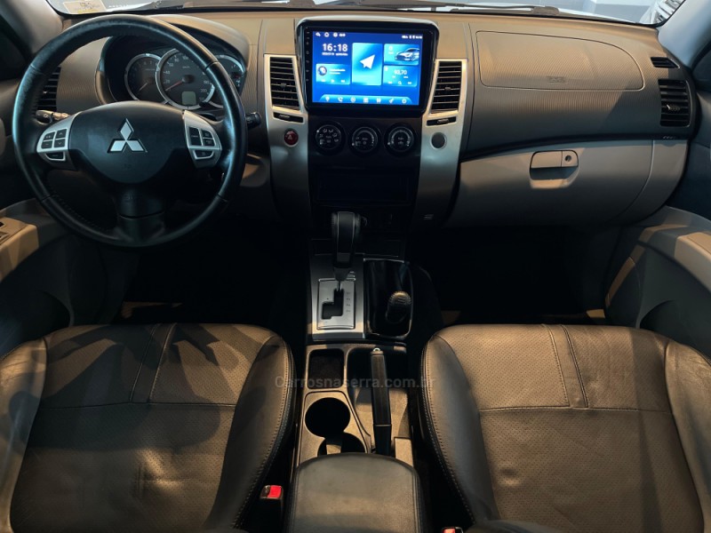 PAJERO 3.5 HPE 4X4 7 LUGARES V6 24V FLEX 4P AUTOMÁTICO - 2016 - SãO LEOPOLDO