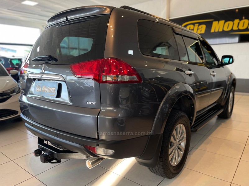 PAJERO 3.5 HPE 4X4 7 LUGARES V6 24V FLEX 4P AUTOMÁTICO - 2016 - SãO LEOPOLDO