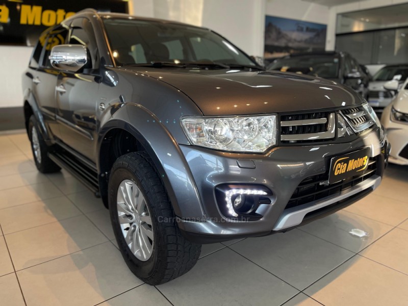 PAJERO 3.5 HPE 4X4 7 LUGARES V6 24V FLEX 4P AUTOMÁTICO - 2016 - SãO LEOPOLDO