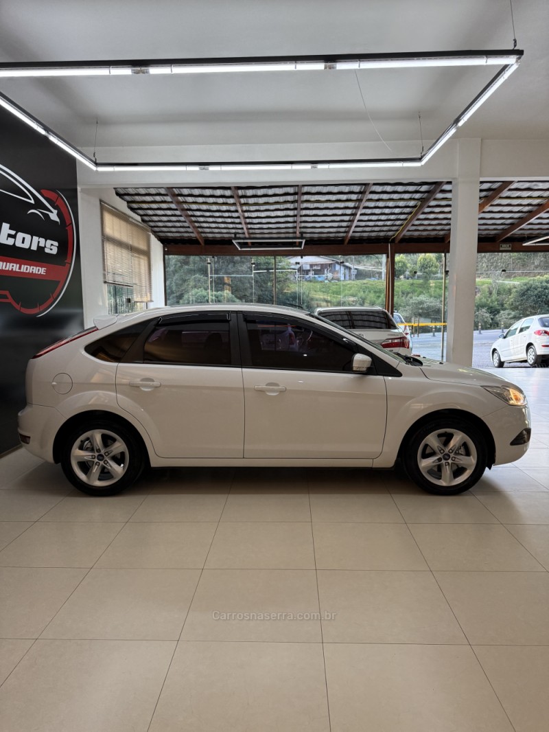 FOCUS 2.0 GLX 16V FLEX 4P MANUAL - 2013 - FARROUPILHA