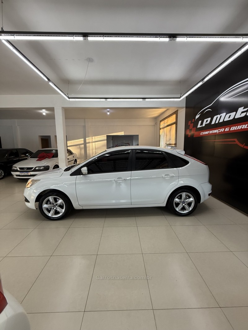 FOCUS 2.0 GLX 16V FLEX 4P MANUAL - 2013 - FARROUPILHA