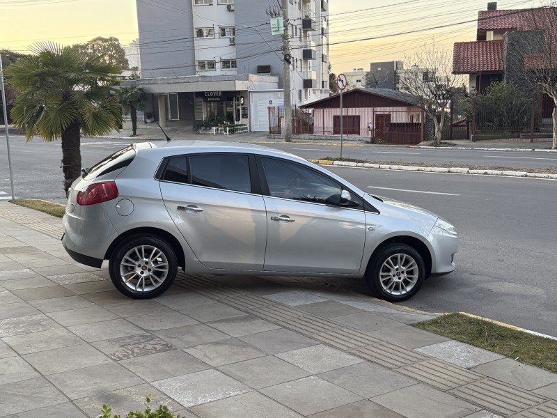 BRAVO 1.8 ESSENCE 16V FLEX 4P MANUAL - 2013 - FARROUPILHA