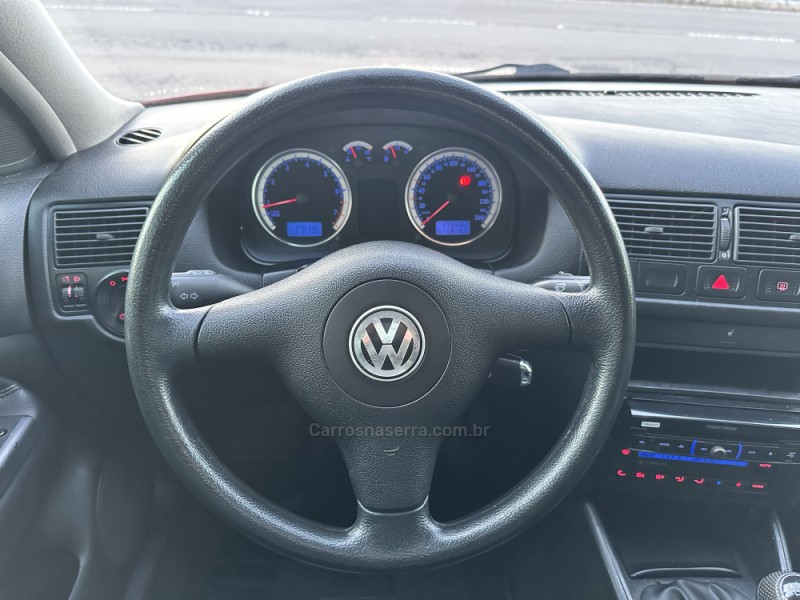 GOLF 1.6 MI GENERATION 8V GASOLINA 4P MANUAL - 2005 - CAXIAS DO SUL