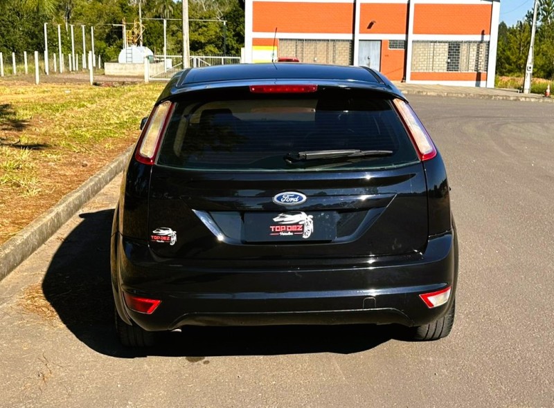 FOCUS 1.6 GLX 8V FLEX 4P MANUAL - 2013 - SãO SEBASTIãO DO CAí