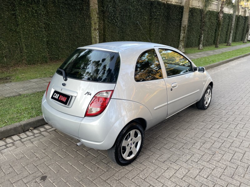 KA 1.0 MPI GL 8V GASOLINA 2P MANUAL - 2004 - CAXIAS DO SUL