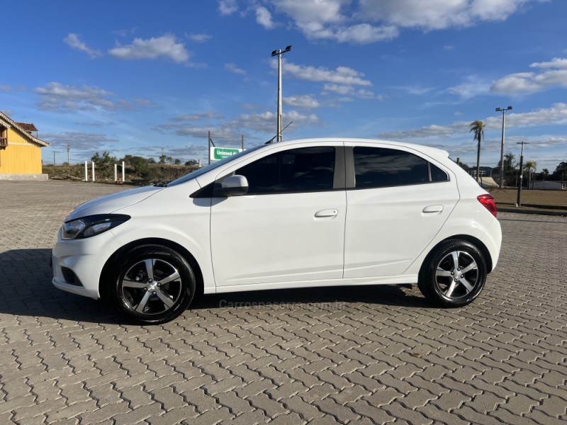 ONIX 1.4 MPFI LTZ 8V FLEX 4P MANUAL - 2017 - ANTôNIO PRADO