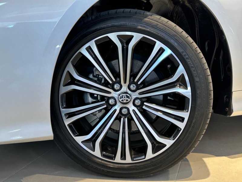 COROLLA 2.0 ALTIS PREMIUM 16V FLEX 4P AUTOMÁTICO - 2023 - CAXIAS DO SUL