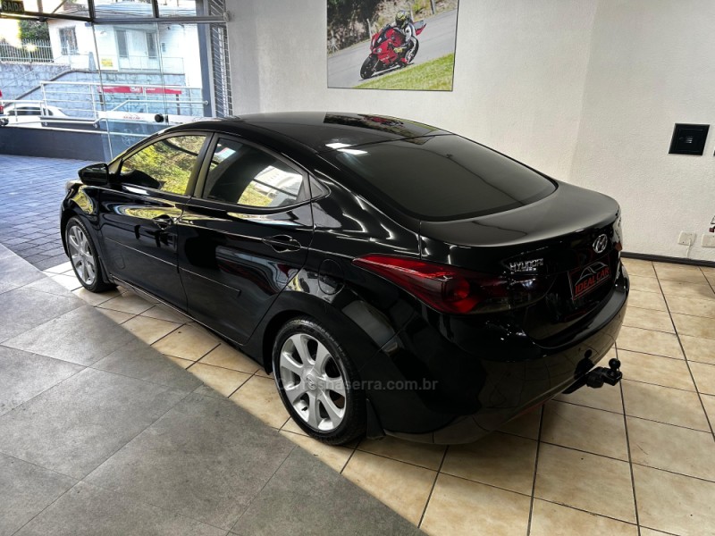 ELANTRA 1.8 GLS 16V GASOLINA 4P AUTOMÁTICO - 2013 - CAXIAS DO SUL
