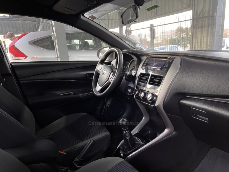 YARIS 1.3 XL LIVE 16V FLEX 4P MANUAL - 2020 - BOM PRINCíPIO