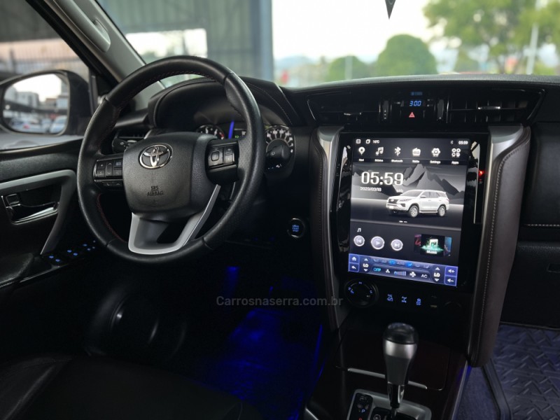 HILUX SW4 2.8 SRX 4X4 7 LUGARES 16V TURBO INTERCOOLER DIESEL 4P AUTOMÁTICO - 2017 - BOM PRINCíPIO