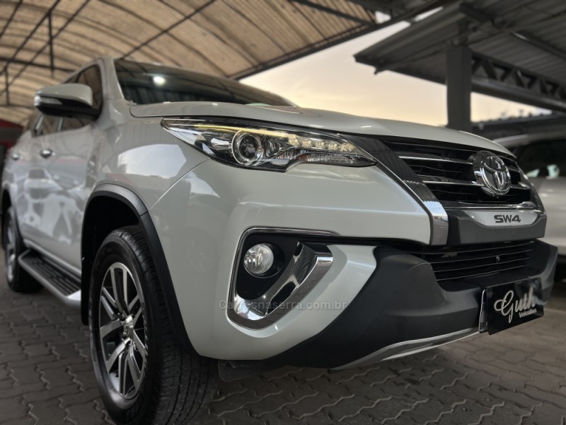 HILUX SW4 2.8 SRX 4X4 7 LUGARES 16V TURBO INTERCOOLER DIESEL 4P AUTOMÁTICO - 2017 - BOM PRINCíPIO