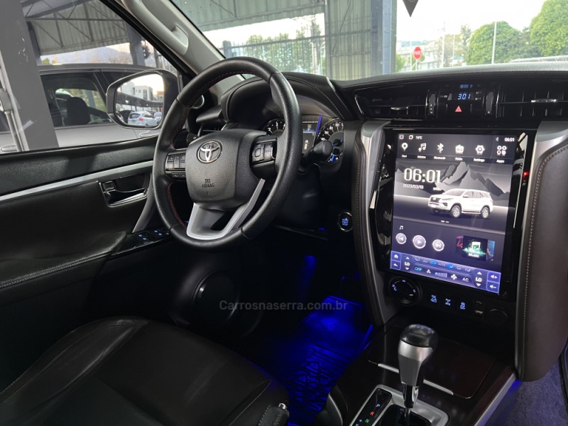 HILUX SW4 2.8 SRX 4X4 7 LUGARES 16V TURBO INTERCOOLER DIESEL 4P AUTOMÁTICO - 2017 - BOM PRINCíPIO