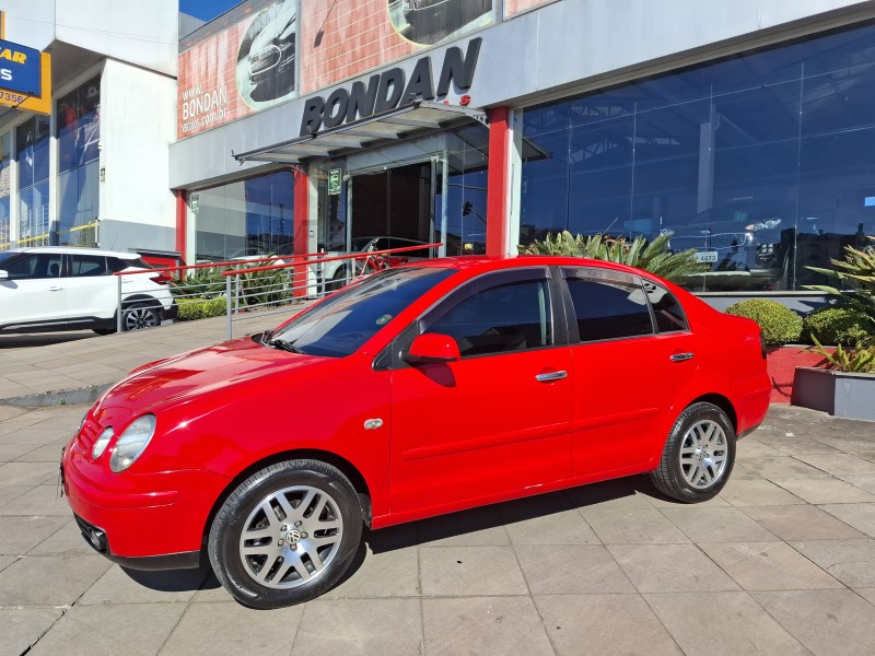 POLO SEDAN 1.6 MI COMFORTLINE 8V FLEX 4P MANUAL - 2005 - FARROUPILHA