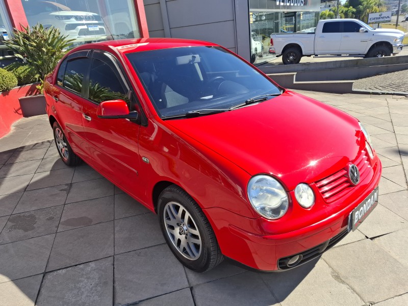 POLO SEDAN 1.6 MI COMFORTLINE 8V FLEX 4P MANUAL - 2005 - FARROUPILHA