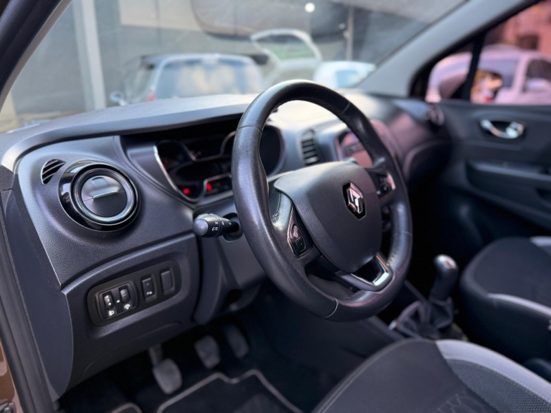 CAPTUR 1.6 16V SCE FLEX ZEN MANUAL - 2018 - CAXIAS DO SUL