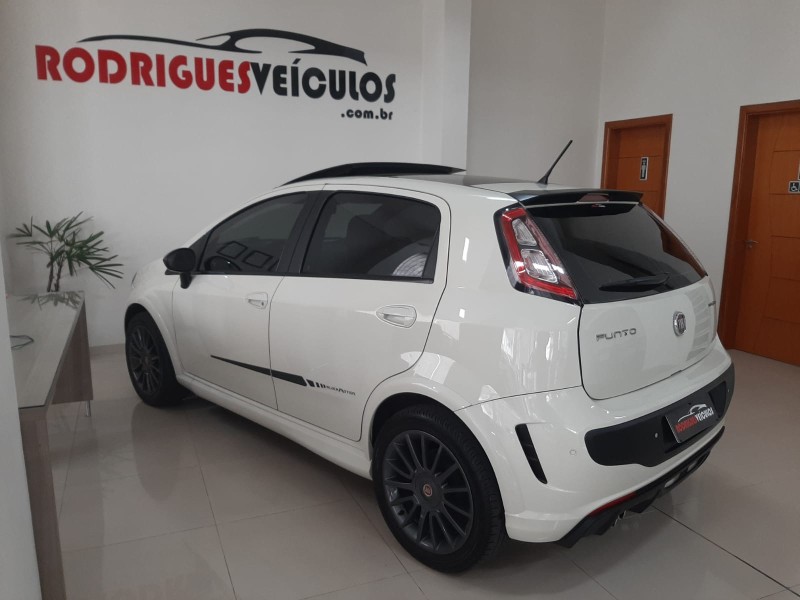 PUNTO 1.8 BLACKMOTION 16V FLEX 4P MANUAL - 2015 - CAXIAS DO SUL