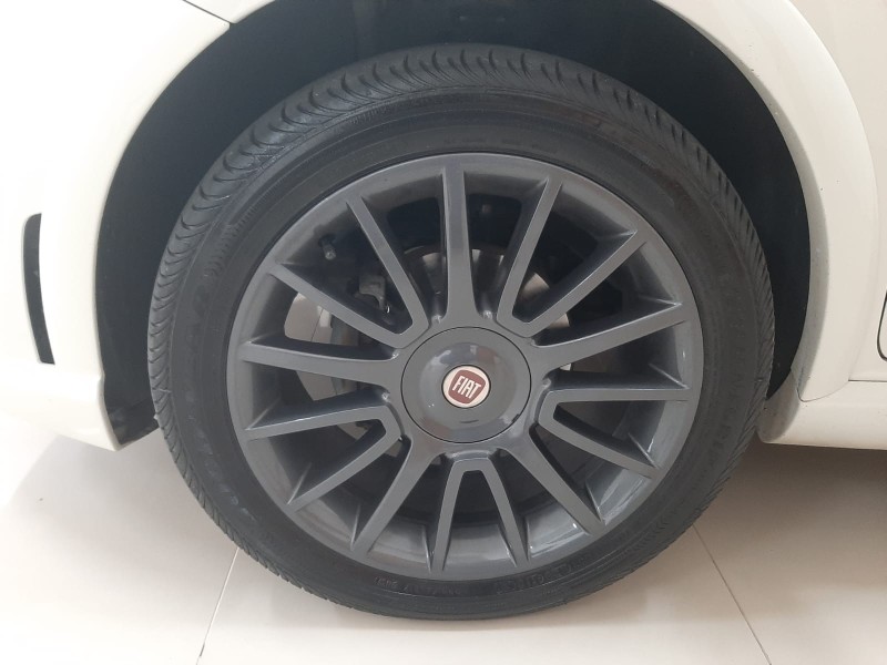 PUNTO 1.8 BLACKMOTION 16V FLEX 4P MANUAL - 2015 - CAXIAS DO SUL