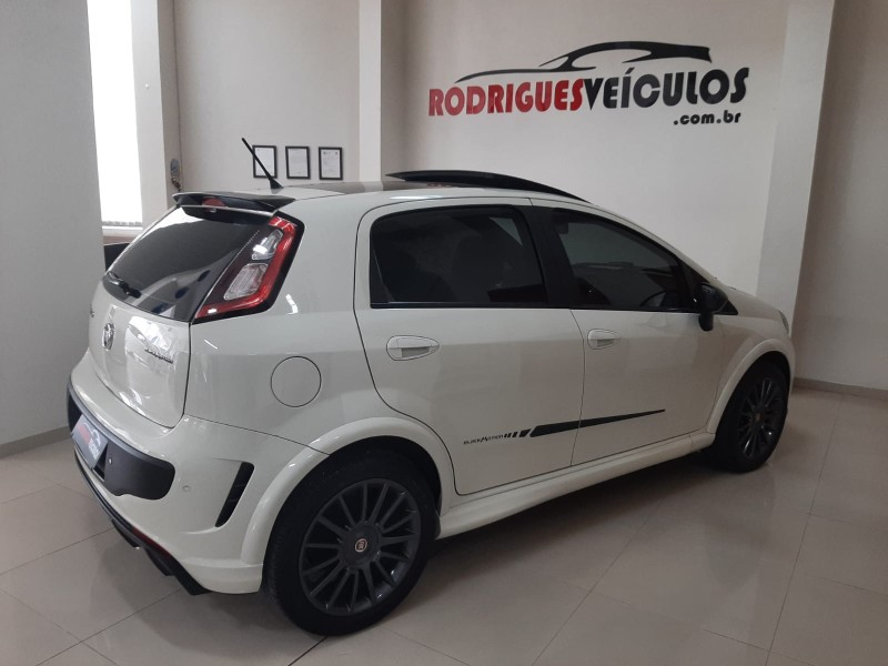PUNTO 1.8 BLACKMOTION 16V FLEX 4P MANUAL - 2015 - CAXIAS DO SUL