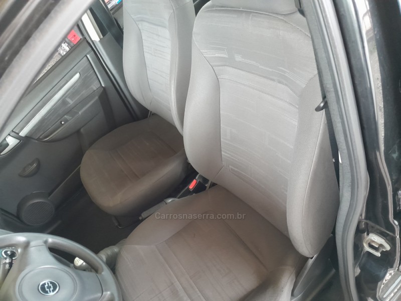 PRISMA 1.4 MPFI MAXX 8V FLEX 4P MANUAL - 2010 - VERANóPOLIS