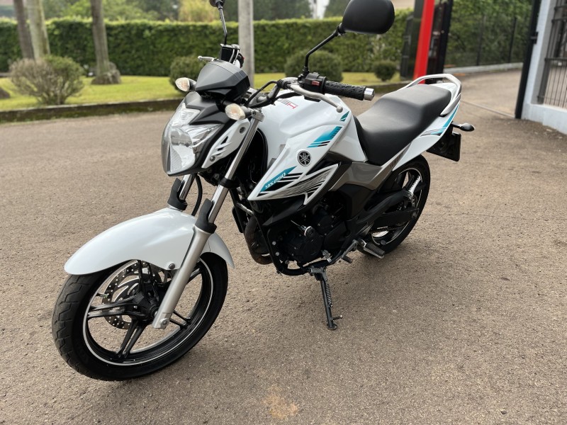 fazer 250ie limited ed 2016 bom principio