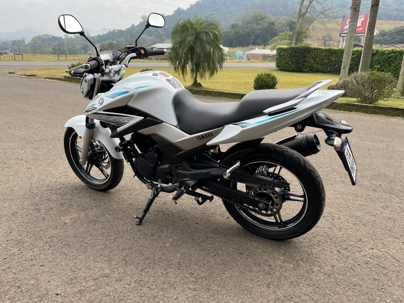 FAZER 250IE LIMITED ED - 2016 - BOM PRINCíPIO