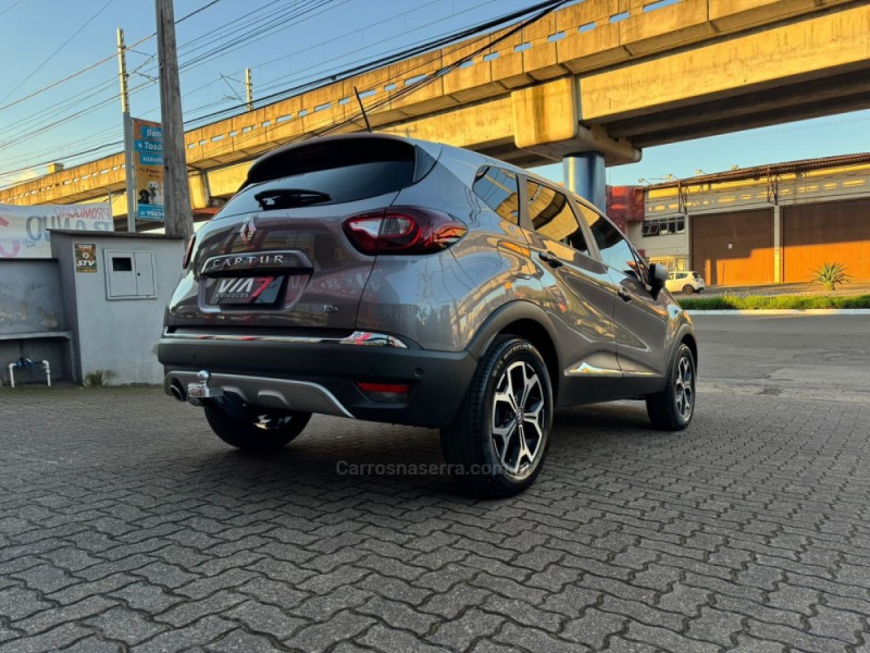 CAPTUR 1.3 ICONIC 16V TURBO FLEX 4P AUTOMÁTICO - 2022 - NOVO HAMBURGO