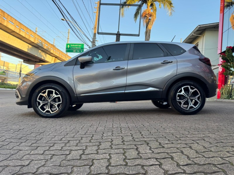 CAPTUR 1.3 ICONIC 16V TURBO FLEX 4P AUTOMÁTICO - 2022 - NOVO HAMBURGO