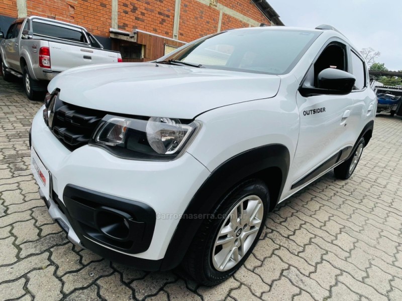 KWID 1.0 12V OUTSIDER FLEX 4P MANUAL - 2020 - CAMPO BOM