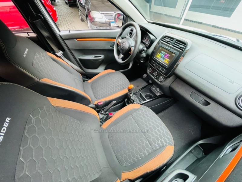 KWID 1.0 12V OUTSIDER FLEX 4P MANUAL - 2020 - CAMPO BOM