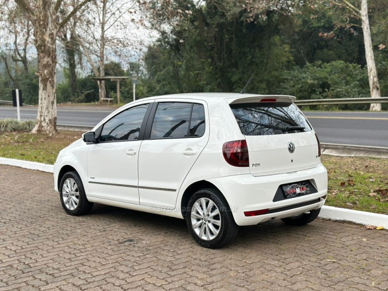 FOX 1.6 MI PRIME 8V FLEX 4P MANUAL - 2011 - DOIS IRMãOS