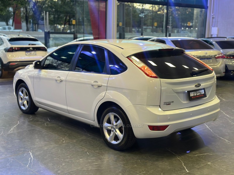 FOCUS 2.0 GLX 16V FLEX 4P MANUAL - 2011 - ESTâNCIA VELHA