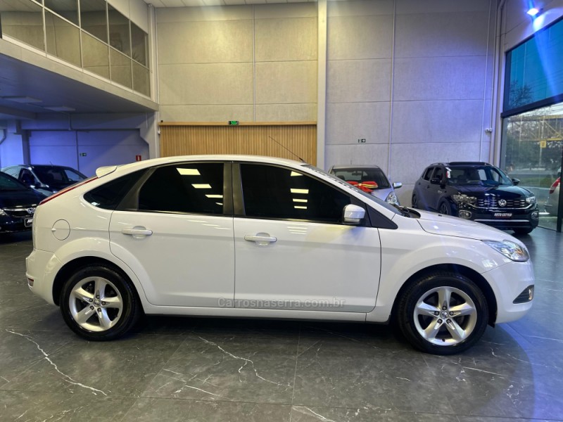 FOCUS 2.0 GLX 16V FLEX 4P MANUAL - 2011 - ESTâNCIA VELHA
