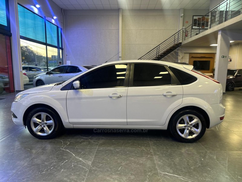FOCUS 2.0 GLX 16V FLEX 4P MANUAL - 2011 - ESTâNCIA VELHA