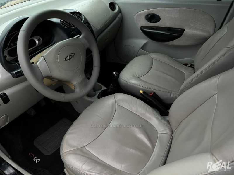 QQ 1.1 MPFI 16V GASOLINA 4P MANUAL - 2012 - SAPIRANGA