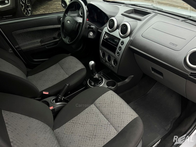 FIESTA 1.6 MPI HATCH 8V FLEX 4P MANUAL - 2014 - SAPIRANGA